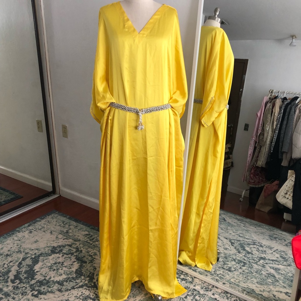 Yellow kaftan with belt